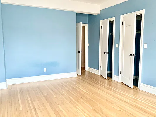 Rented by Arwell Realty | media 15