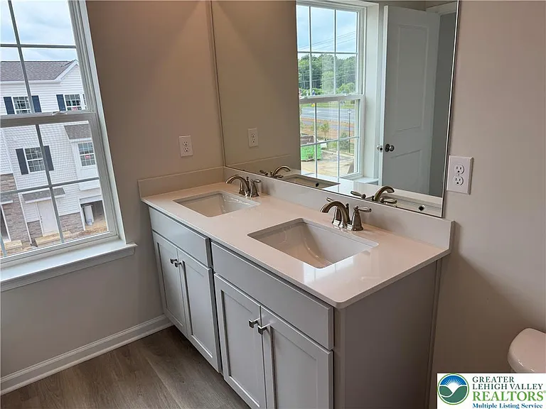 8203 Alexander Ct — Photo 15