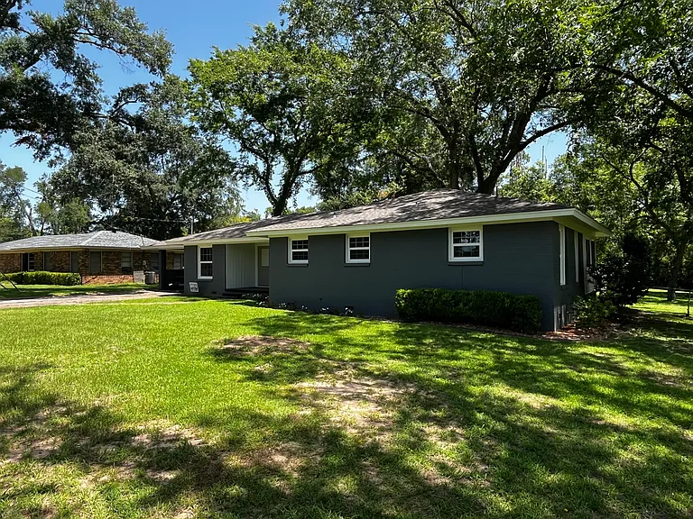 9457 Orchard Dr — Photo 2