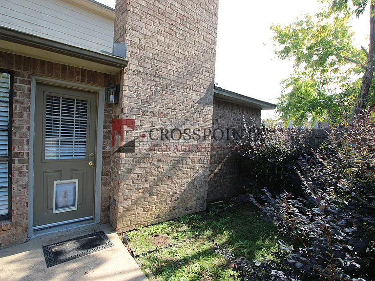5875 Creekside Cir — Photo 32