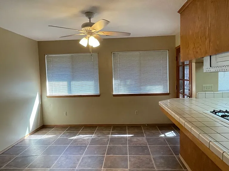 605 E Babcock Ave — Photo 6