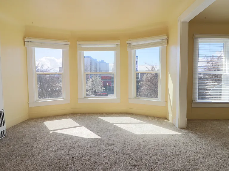 407 W 5th St #4 — Photo 12