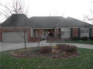 600 SW White Ridge Dr, Lees Summit, MO 64081