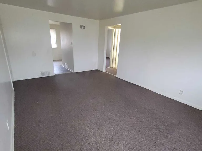 8924 W Carmen Ave #4 — Photo 4