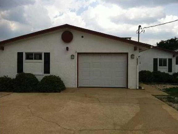 2nd image of 627 Pelican Dr
