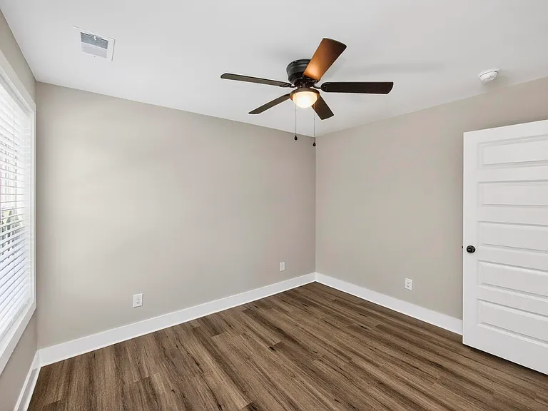 206 Ross Ave #110 — Photo 32