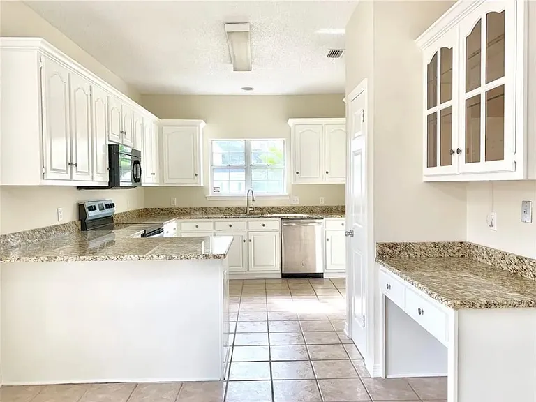 7610 Cumberland Ct — Photo 8
