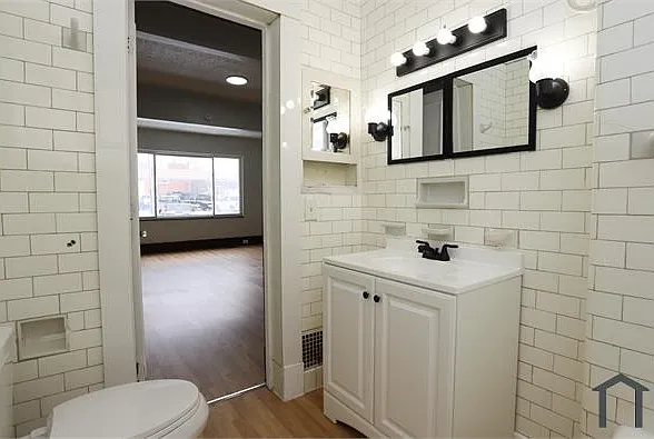5611 Fleet Ave — Photo 6