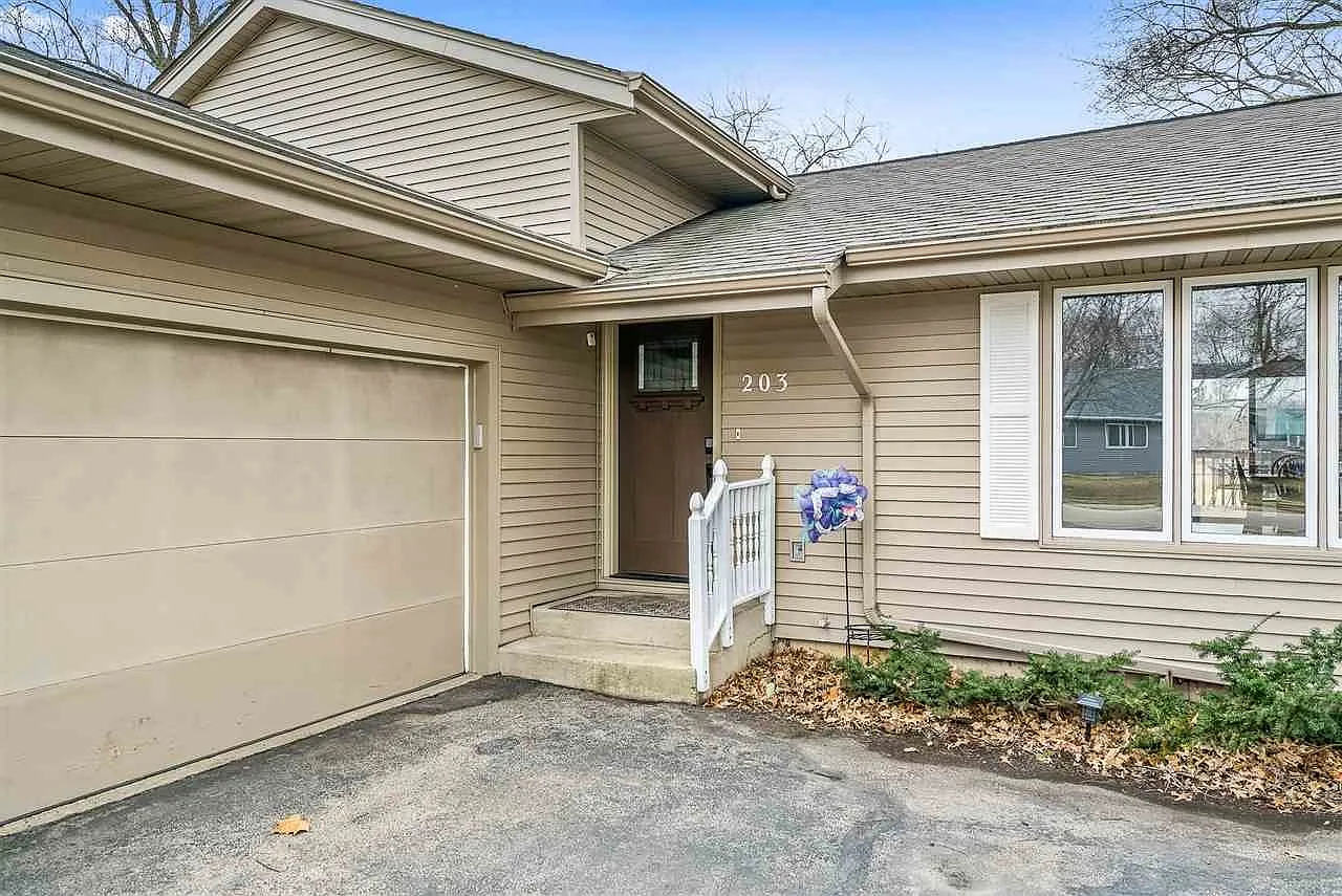 203 Sycamore Ln photo 1