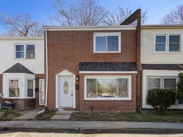 705 Harbour North Dr, Chesapeake, VA 23320