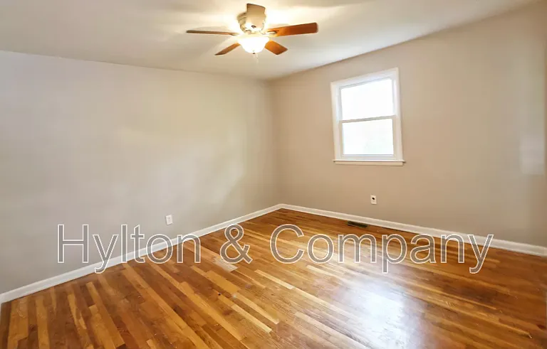 2703 Boston St — Photo 5