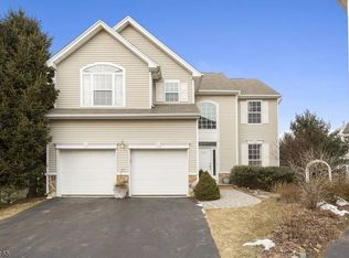 182 Winding Hill Dr, Hackettstown, NJ 07840