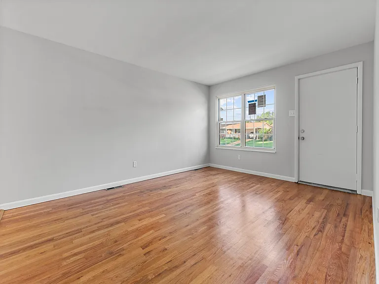 545 Patterson Ln — Photo 6