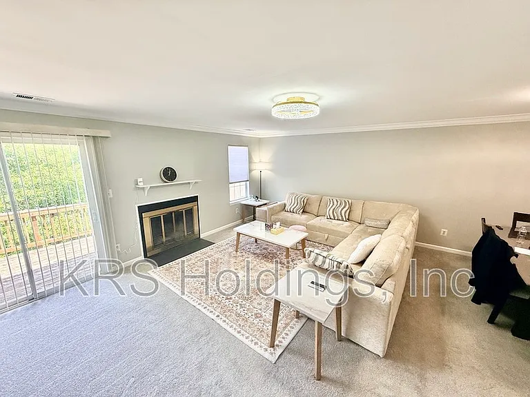 4232 Stockbridge Dr — Photo 5