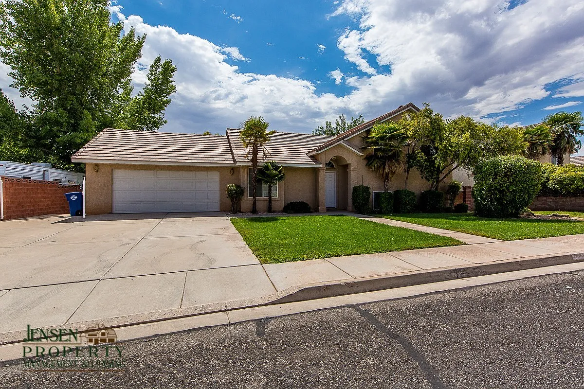 5 Bedroom Home in Red Cliffs — Photo 3