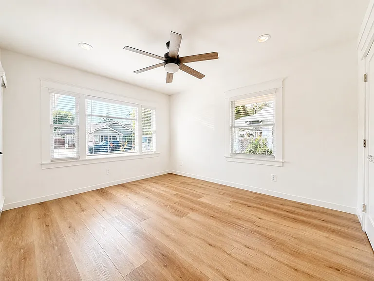 506 Saint Louis Ave #506 — Photo 11