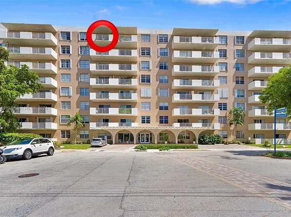 1455 N Treasure Dr #Penthouse L, North Bay Village, FL 33141