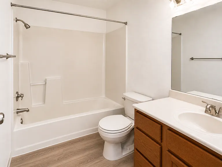 Meadow Glen Apartments — Photo 36