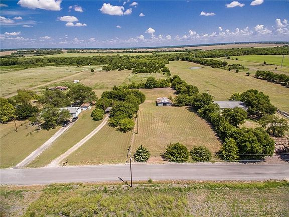 4th image of 2839 County Road 696