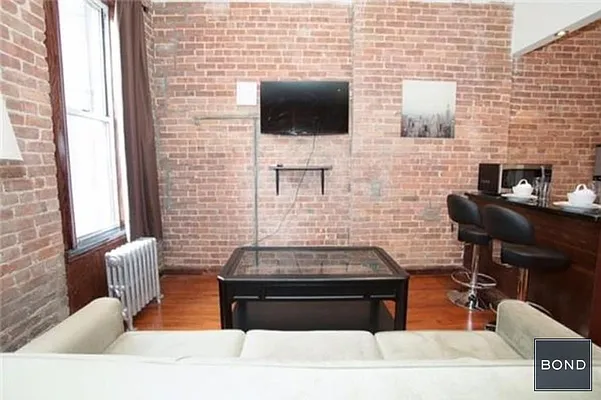 Rented by Bond New York | media 21