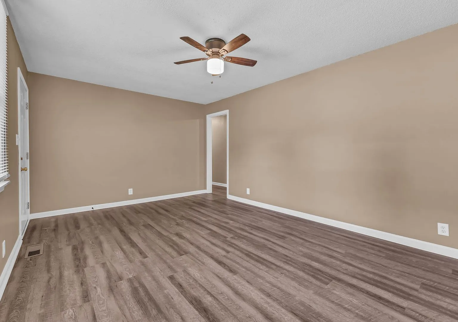 2007 Rosemary - Two Weeks Free w/ Same Day Move In — Photo 4