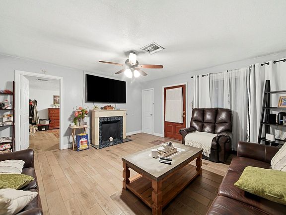 4th image of 731 Meneley Rd