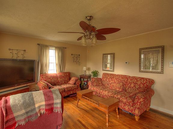 2nd image of 701 Byrd Ave
