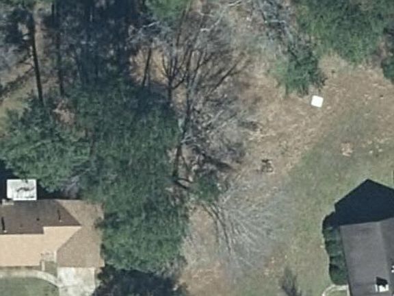 4th image of 1074 Halton Ct