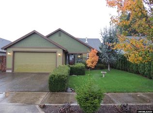 885 N Spruce St, Mount Angel, OR 97362