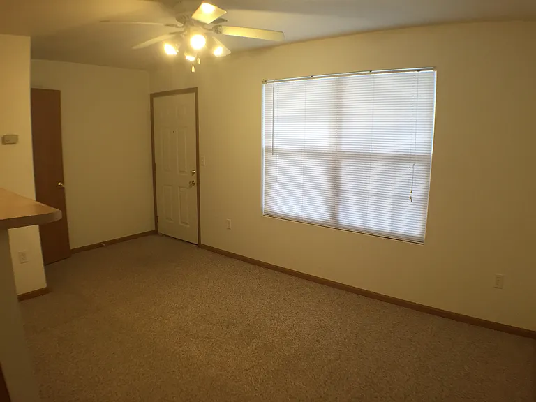 127 Dorset Ct — Photo 39