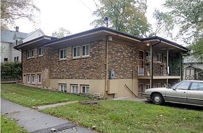 421 Stanwood St - Side