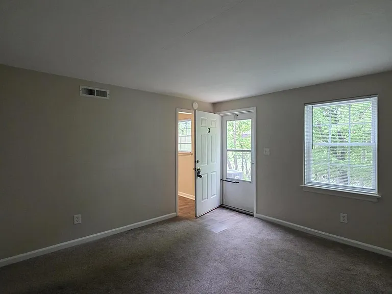 1571 Blanton Ave SE #3 — Photo 5