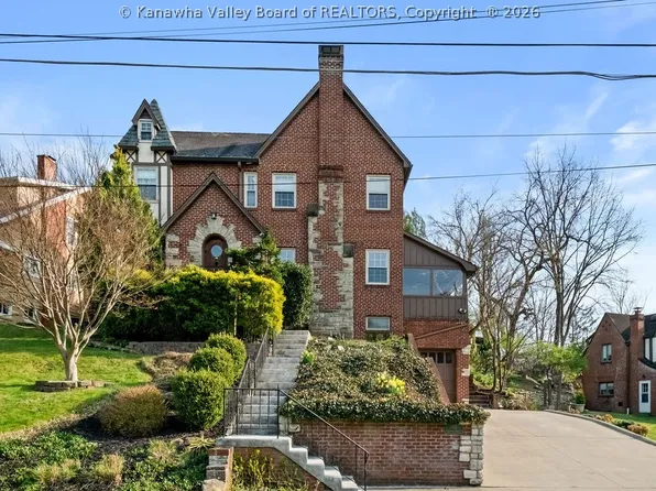 1012 Edgewood Dr, Charleston, WV 25302