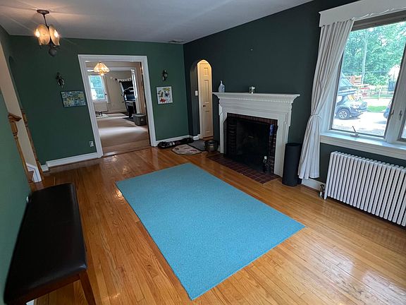 3rd image of 9 Elm Ave