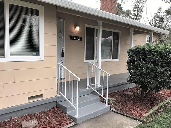 3rd image of 1812 W Sonoma Ave