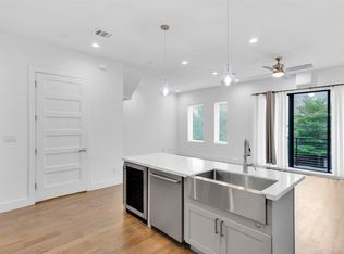 2450 N Garrett Ave #14, Dallas, TX 75206