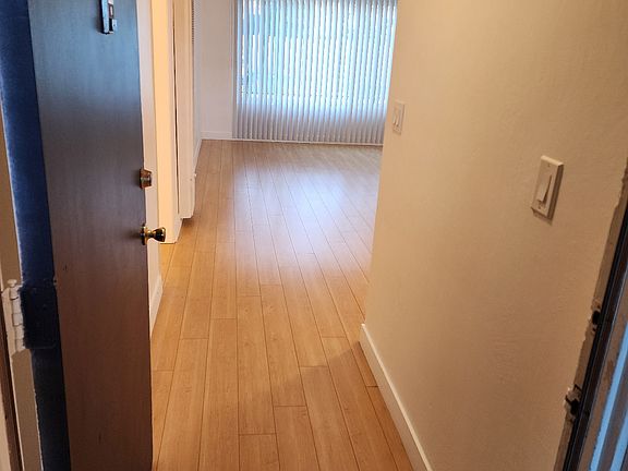 2nd image of 840 Venice Blvd APT 10