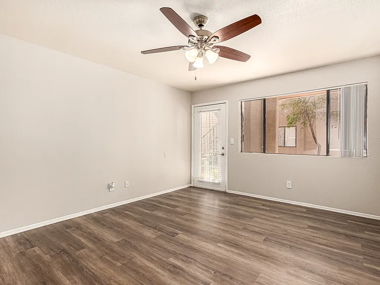 Goldcrest Apartments — Photo 9