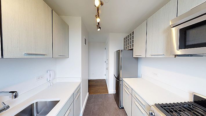 1st image of 801 Amsterdam Ave APT 16H