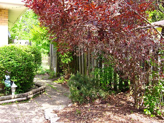 Flagstone walk to backyard