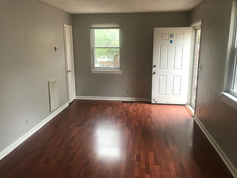 4614 Forest Ridge Dr — Photo 4