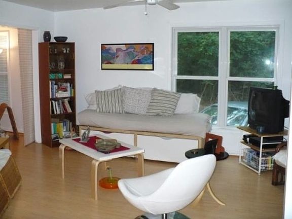 2nd image of 166 Indian Bluff Dr