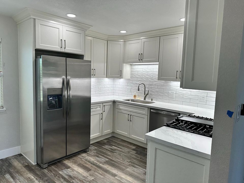 1st image of 2081 Sandra Dr