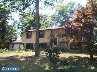 43 Forrest Dr, Sicklerville, NJ 08081