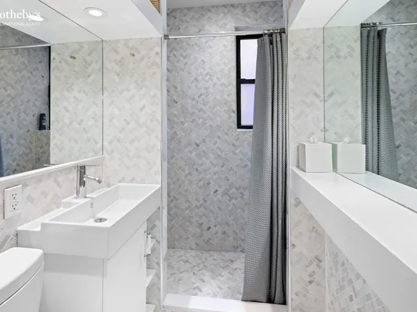 54 East 8th Street 2I image 4 of 4