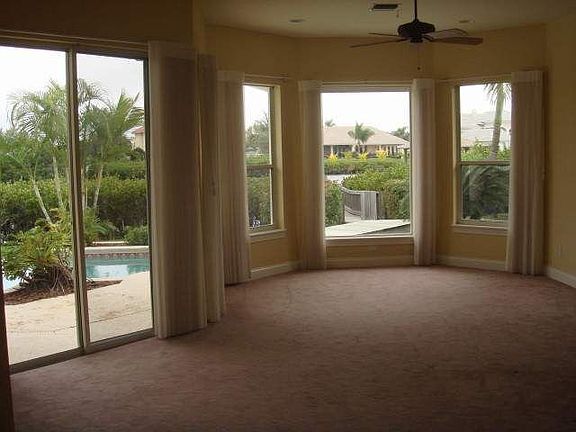 Master suite sitting area