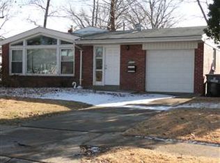 7110 Hazelwood Ln, University Cy, MO