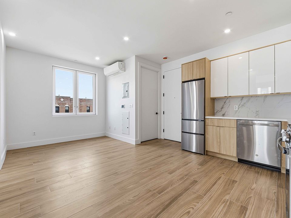 1st image of 948 New York Ave #3F