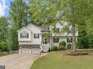 211 Sable Trace Dr, Acworth, GA 30102