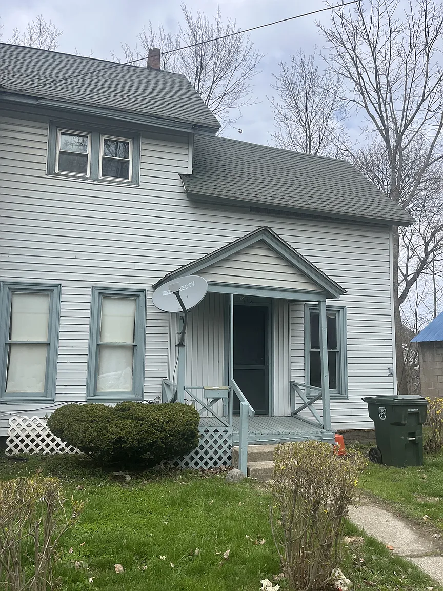 114-116 W 8th St #1 photo 1